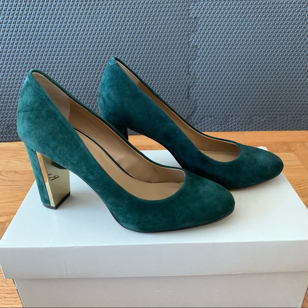 BR Pascha Green Suede Heels Sz 6.5